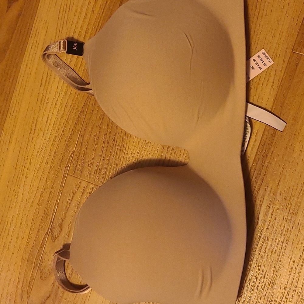 Vs nude and Black bra bundle